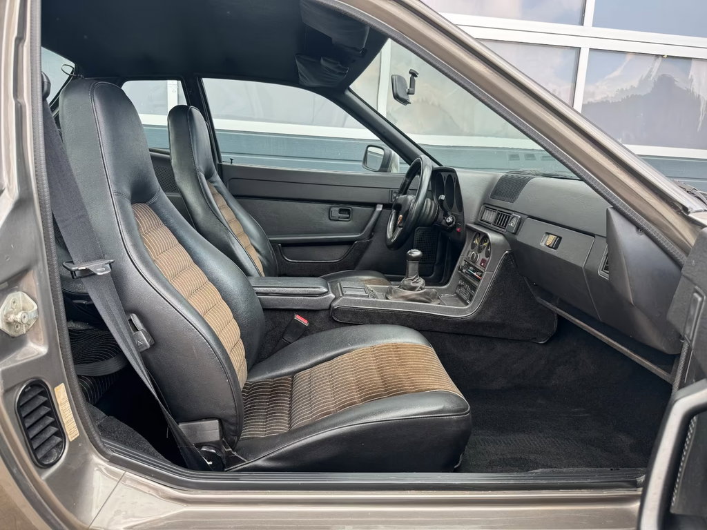 Porsche 944 Coupé