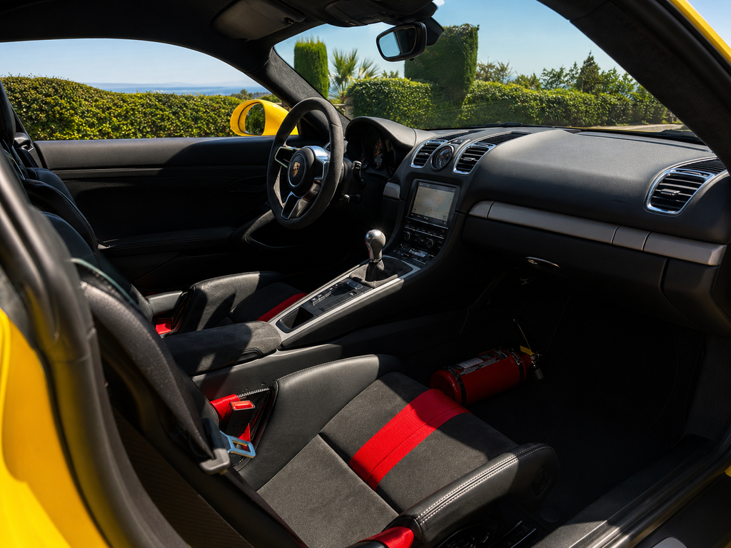 Porsche 981 Cayman GT4