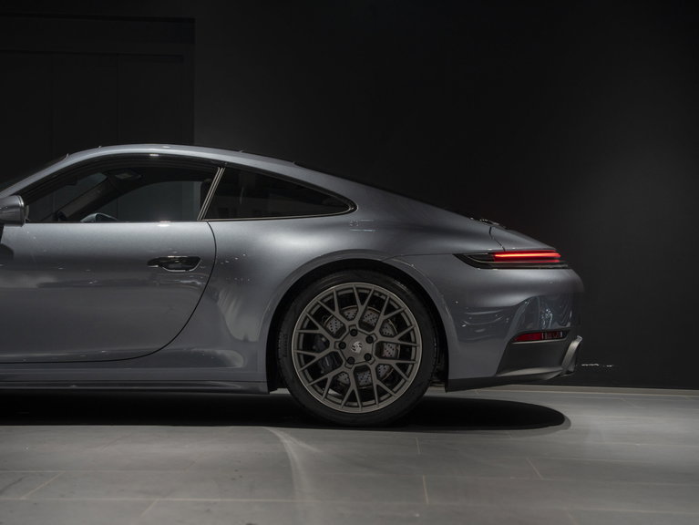 Porsche 992 Carrera