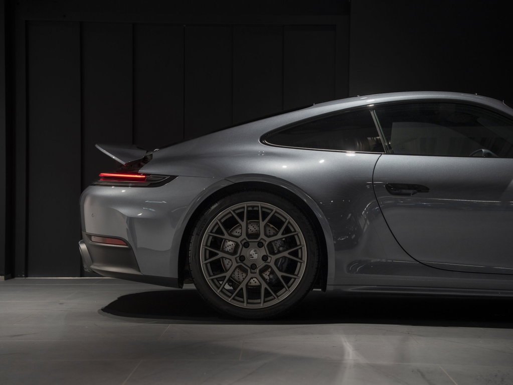 Porsche 992 Carrera