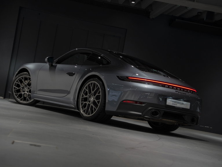 Porsche 992 Carrera