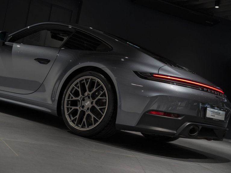 Porsche 992 Carrera