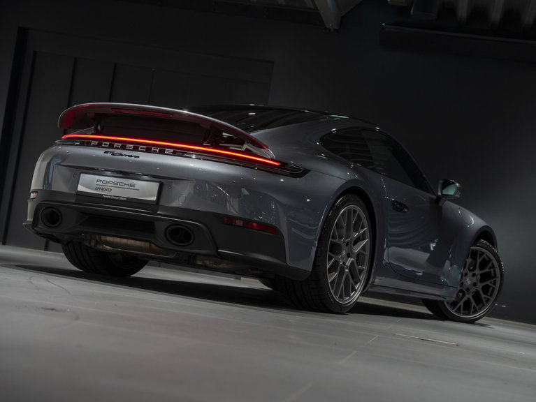 Porsche 992 Carrera