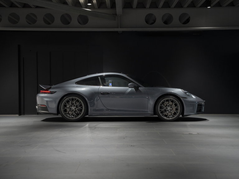 Porsche 992 Carrera