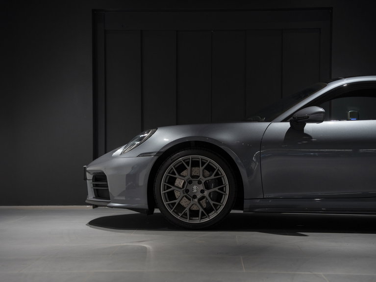 Porsche 992 Carrera