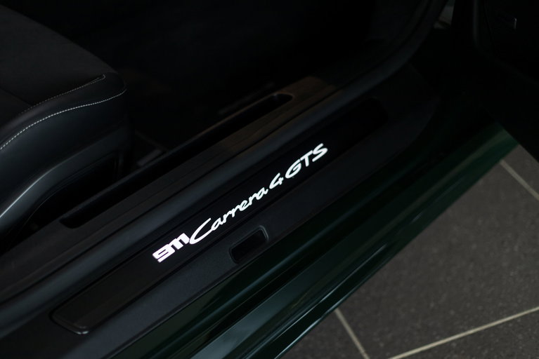 Porsche 992 Carrera 4 GTS