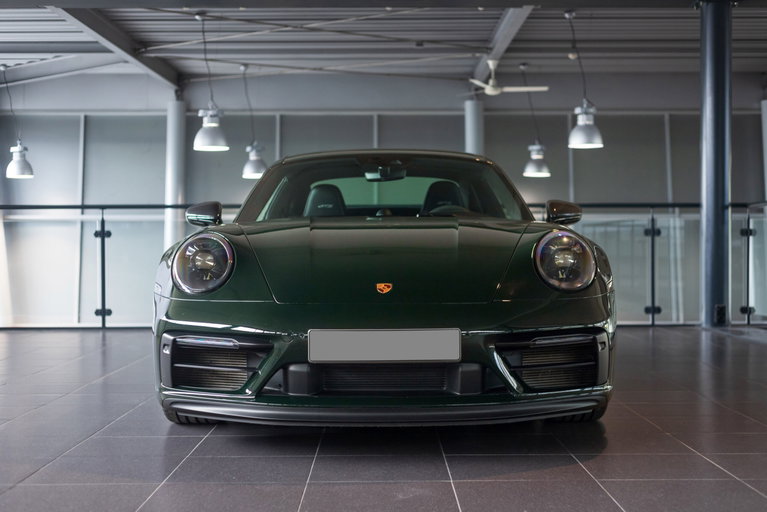 Porsche 992 Carrera 4 GTS