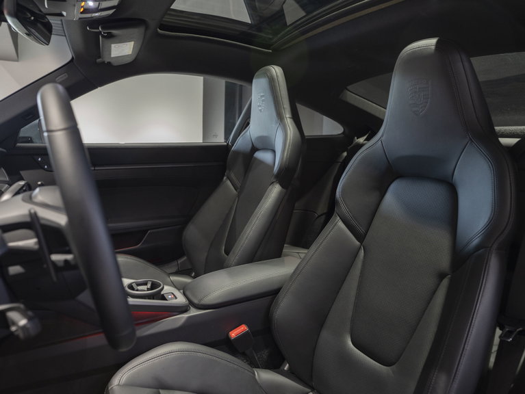 Porsche 992 Carrera