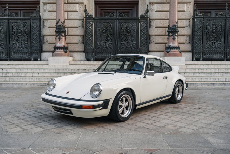 Porsche 911 Carrera 2.7