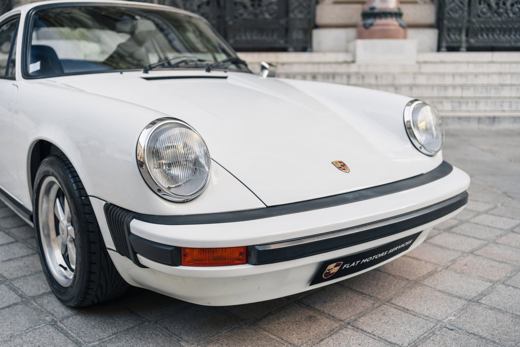 Porsche 911 Carrera 2.7