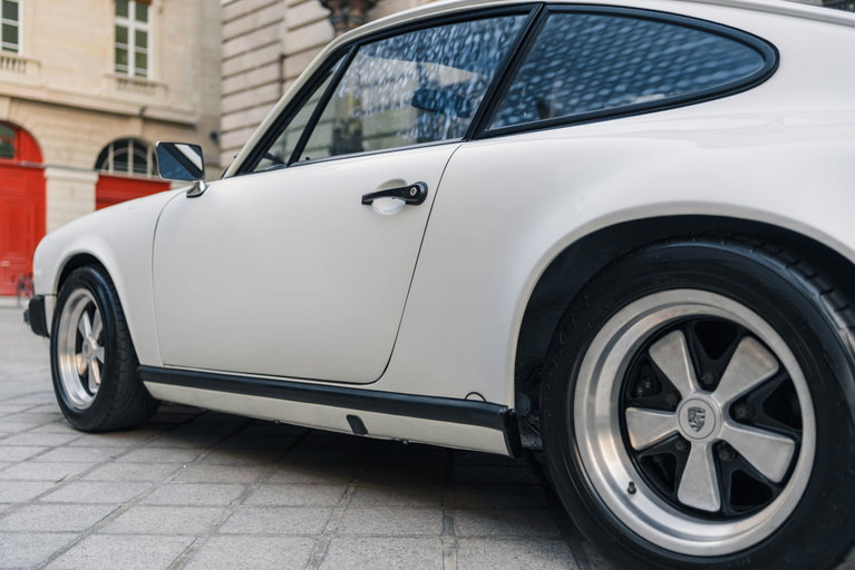 Porsche 911 Carrera 2.7