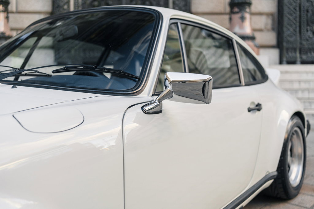 Porsche 911 Carrera 2.7