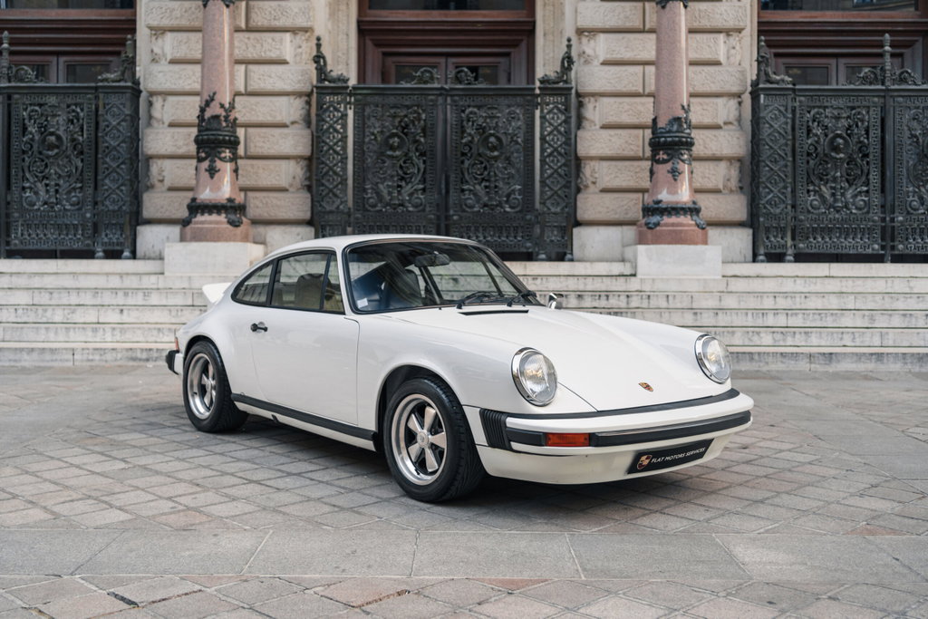 Porsche 911 Carrera 2.7