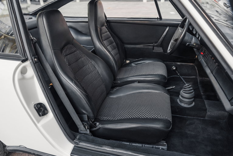Porsche 911 Carrera 2.7