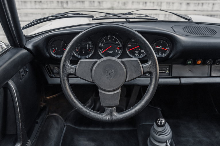 Porsche 911 Carrera 2.7