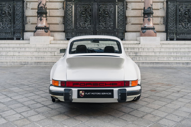 Porsche 911 Carrera 2.7