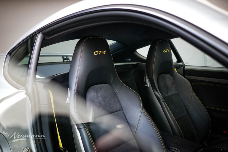 Porsche 981 Cayman GT4