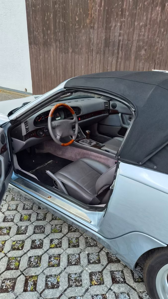 Porsche 968