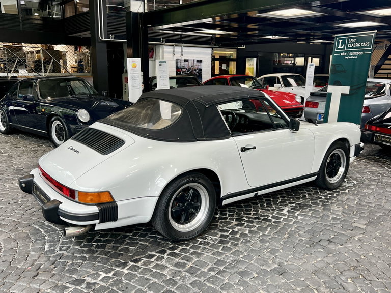 Porsche 911 Carrera 3.2