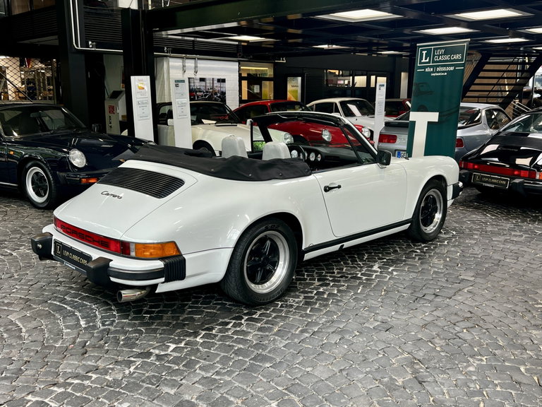 Porsche 911 Carrera 3.2