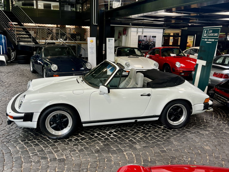 Porsche 911 Carrera 3.2