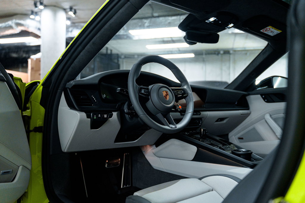 Porsche 992.2 Carrera GTS