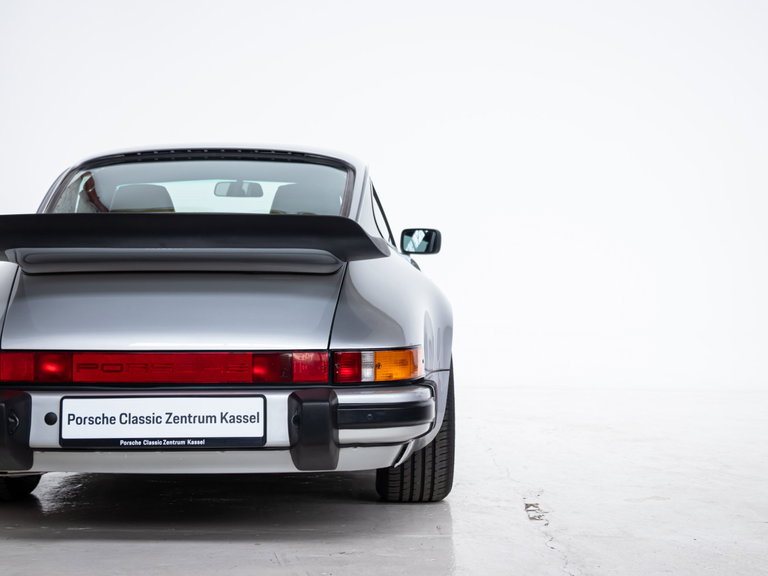 Porsche 911 Carrera 3.2 Clubsport