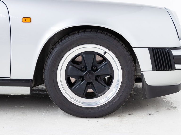 Porsche 911 Carrera 3.2 Clubsport