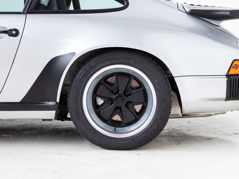 Porsche 911 Carrera 3.2 Clubsport