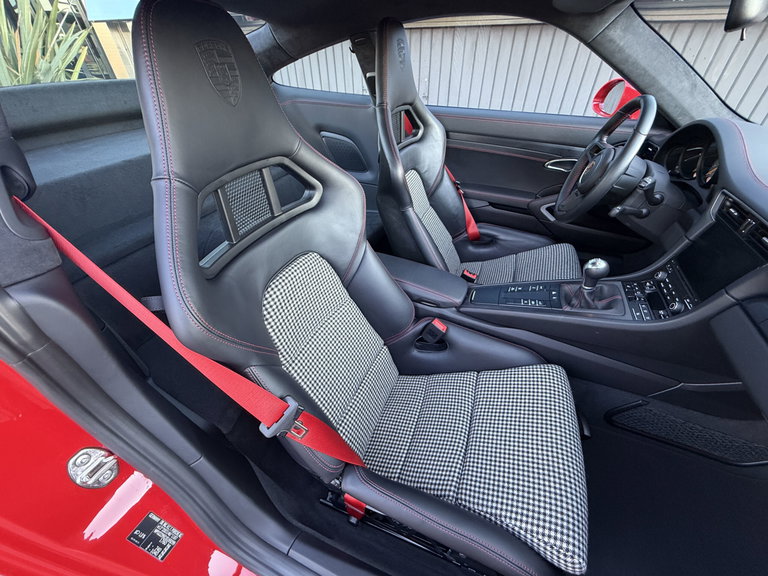 Porsche 991.2 GT3 Touring