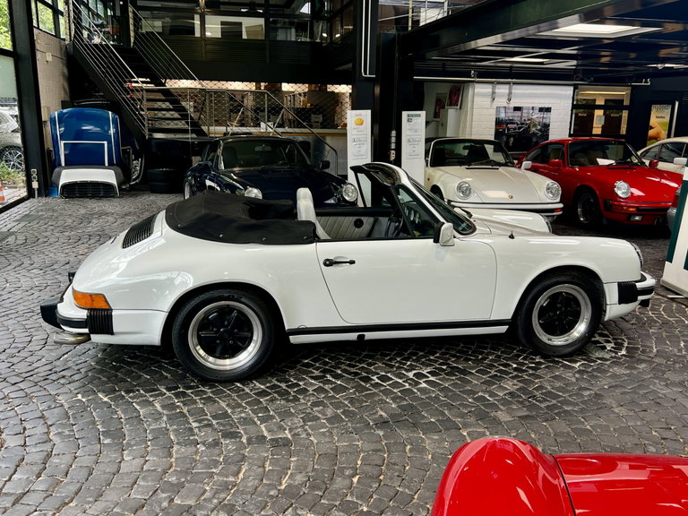 Porsche 911 Carrera 3.2