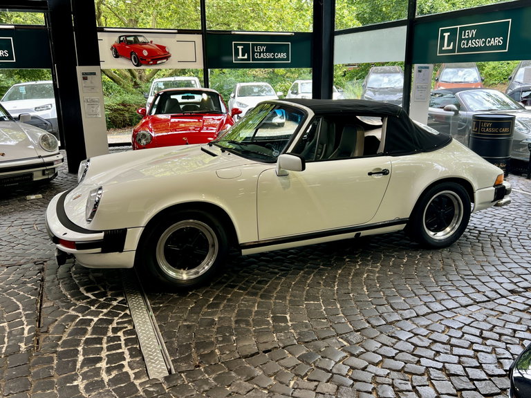 Porsche 911 Carrera 3.2