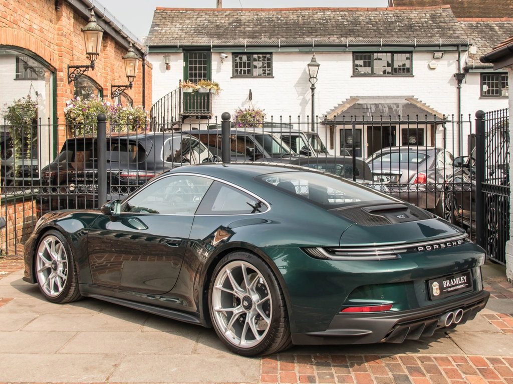 Porsche 992 GT3 Touring
