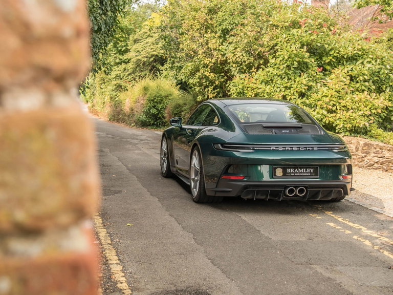 Porsche 992 GT3 Touring