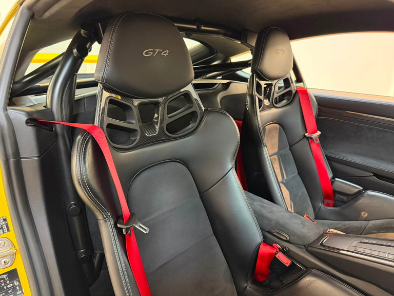 Porsche 981 Cayman GT4