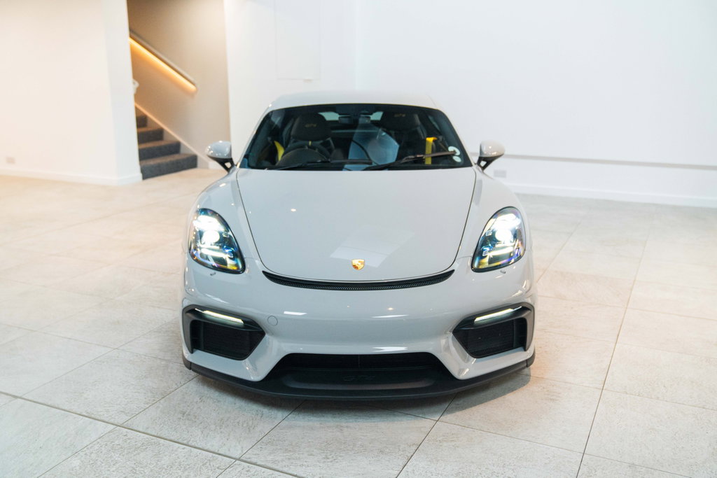 Porsche 718 Cayman GT4