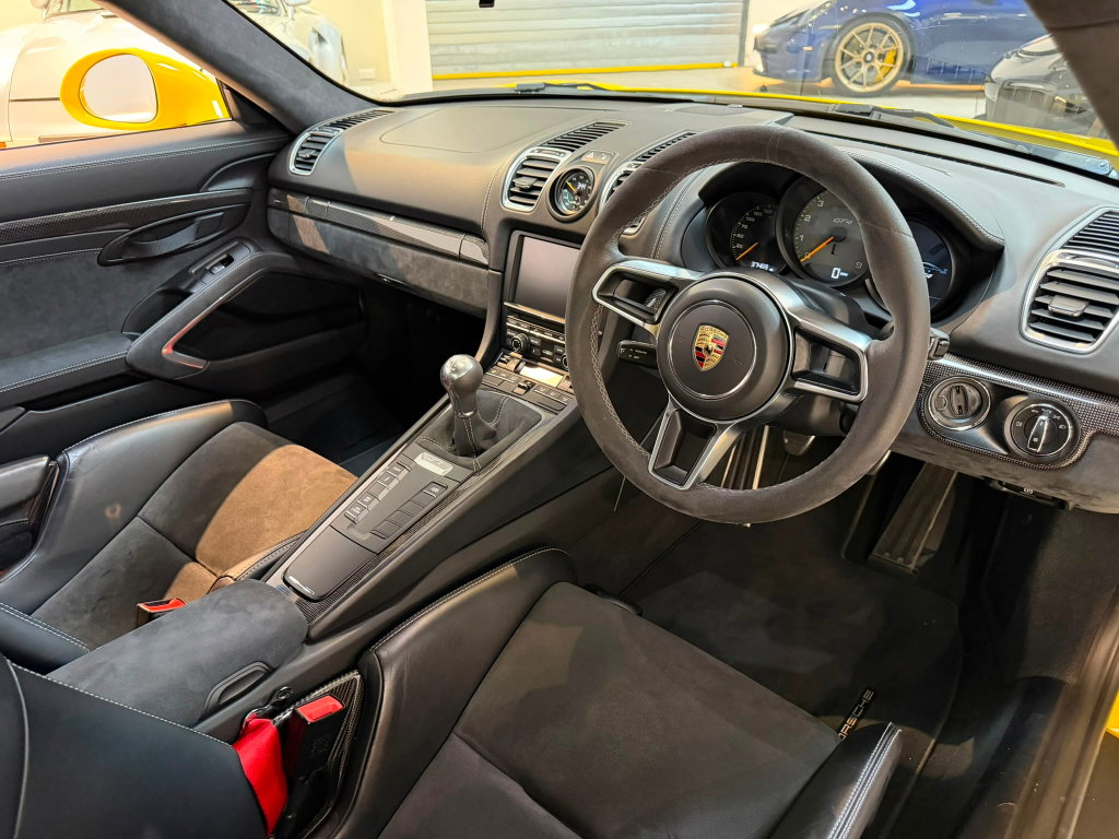 Porsche 981 Cayman GT4