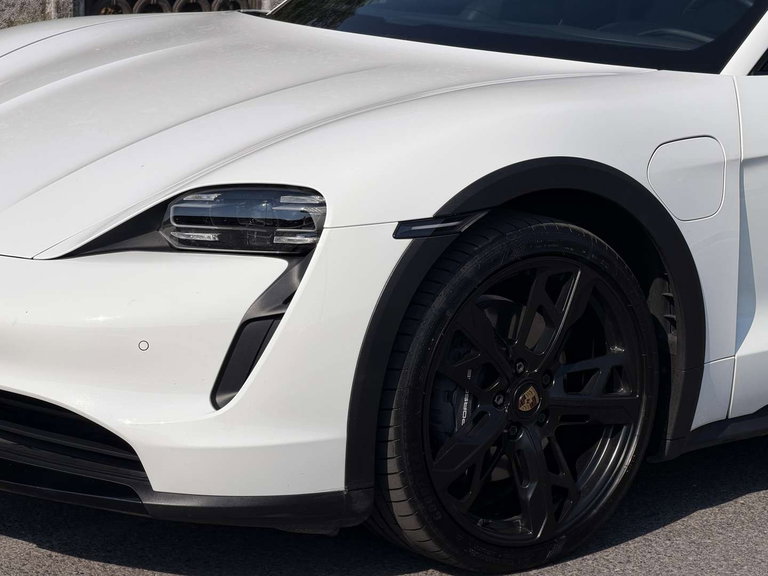 Porsche Taycan 4 Cross Turismo