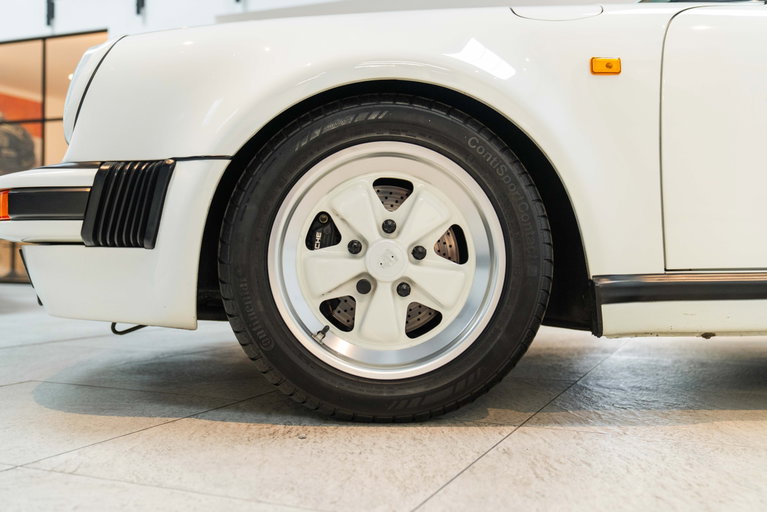 Porsche 911 Carrera 3.2 Speedster