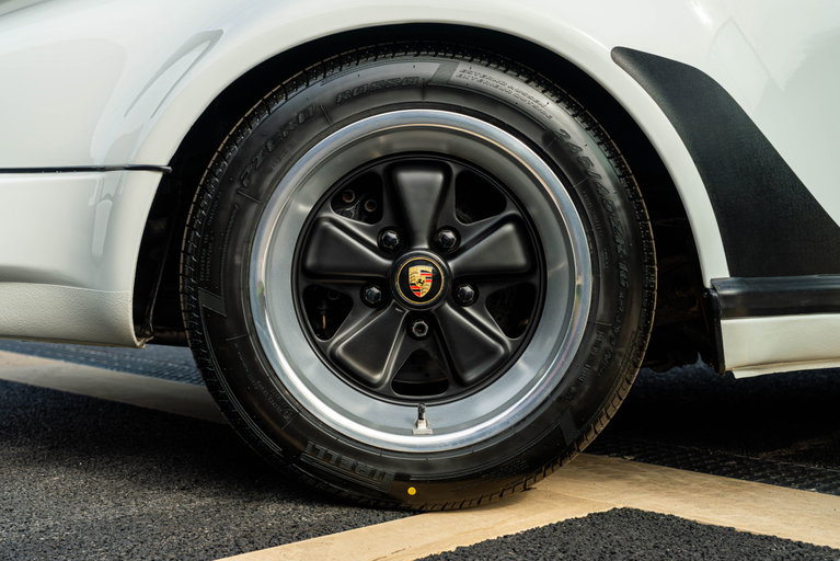 Porsche 911 Turbo 3.3