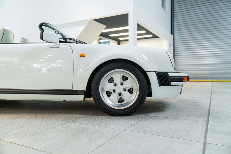 Porsche 911 Carrera 3.2 Speedster