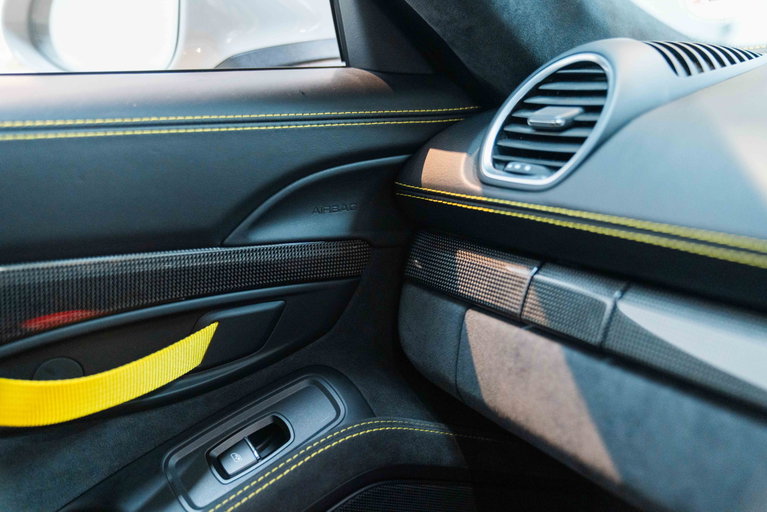 Porsche 718 Cayman GT4