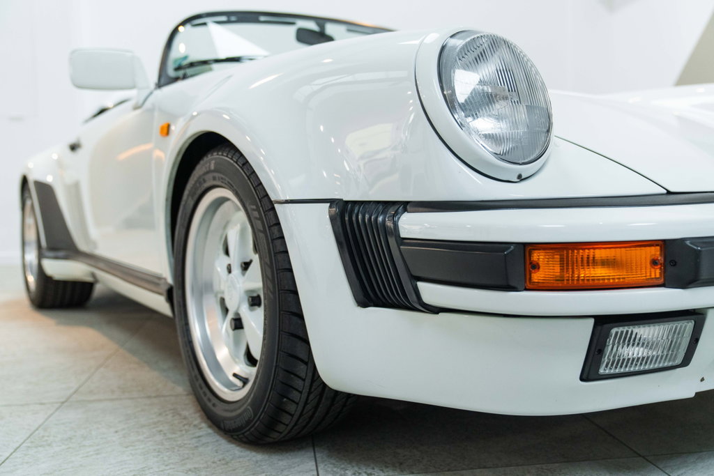 Porsche 911 Carrera 3.2 Speedster