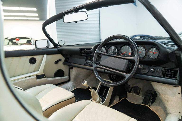 Porsche 911 Carrera 3.2 Speedster