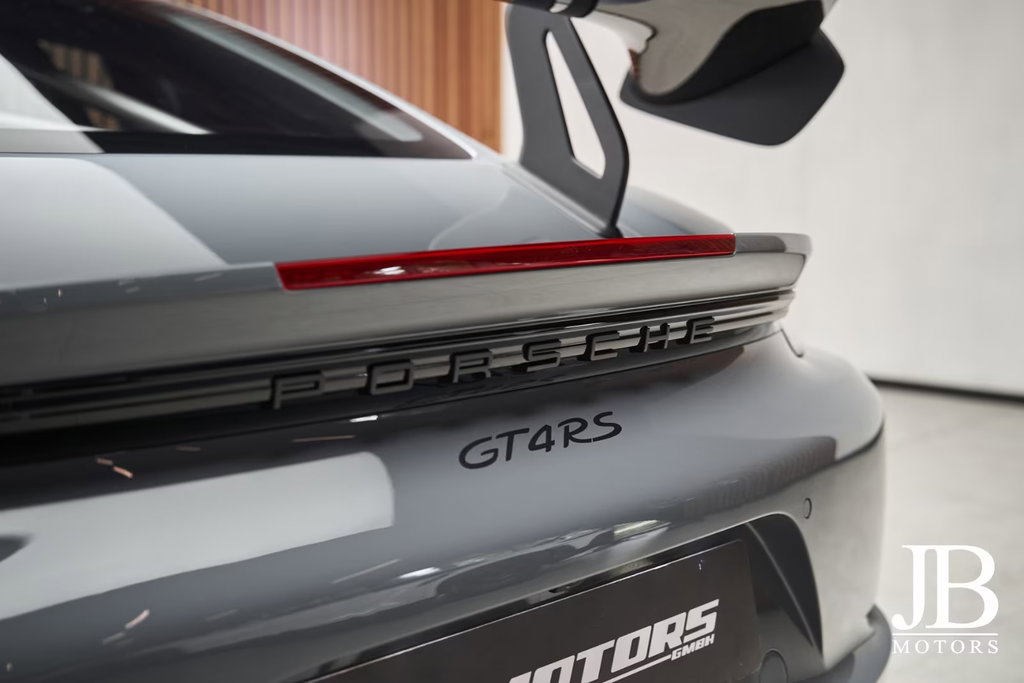 Porsche 718 Cayman GT4 RS