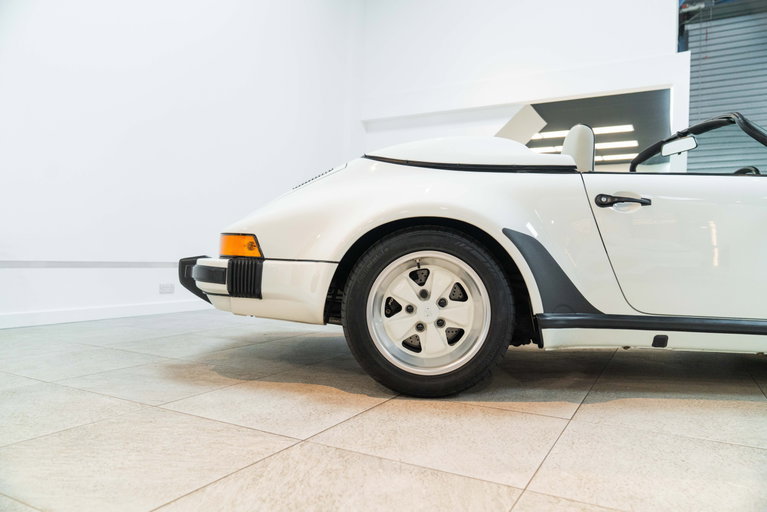 Porsche 911 Carrera 3.2 Speedster