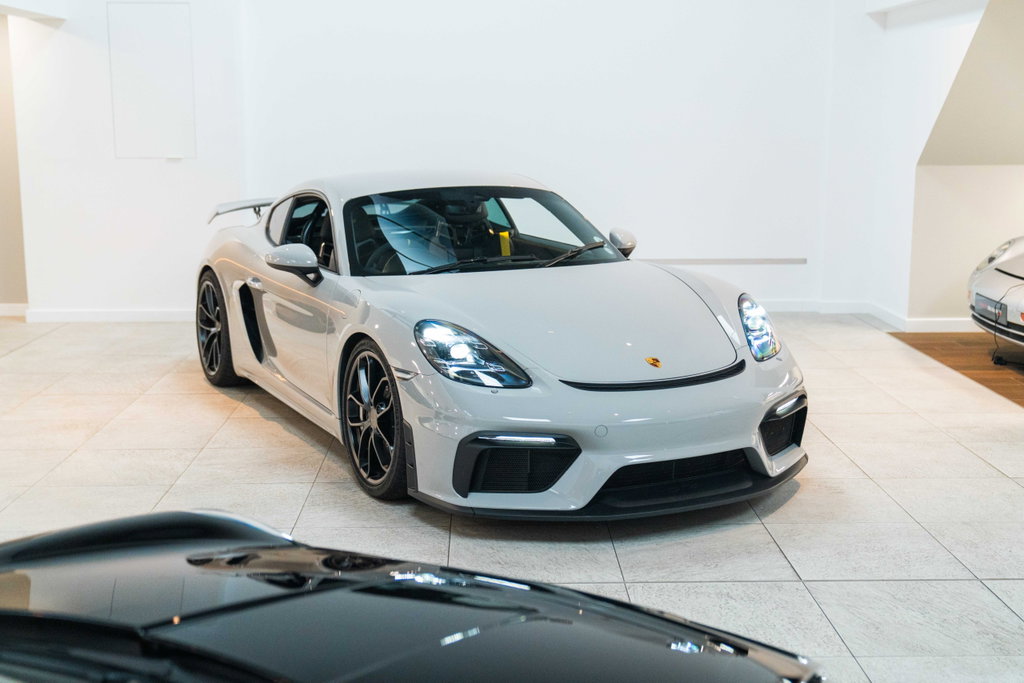 Porsche 718 Cayman GT4
