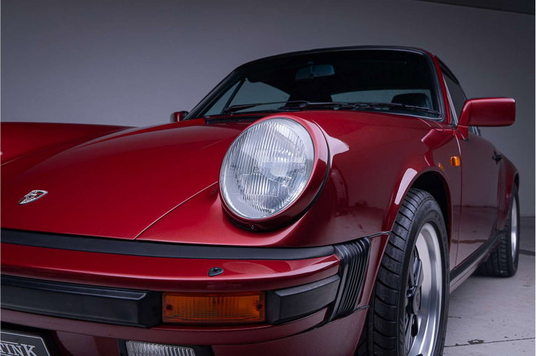Porsche 911 Carrera 3.2