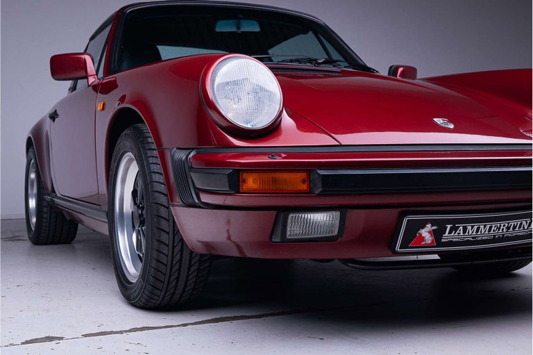 Porsche 911 Carrera 3.2