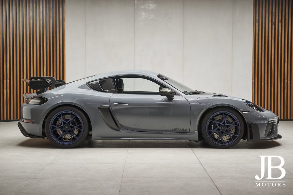 Porsche 718 Cayman GT4 RS